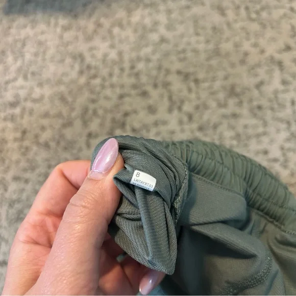 Lululemon Rosemary Green LII Hotty Hot 4” Lined Athletic Shorts Size 8 - Picture 4 of 7